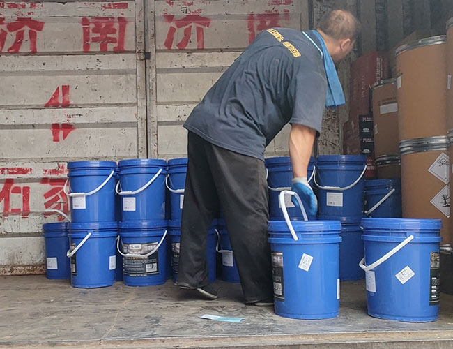 40桶水泥固化剂出货，这就是实力！